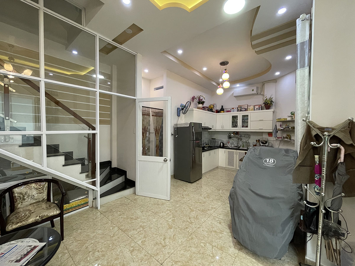 Bán nhà Nguyễn Văn Đậu, Quận Bình Thạnh nhà 3 lầu, đẹp lung linh, full nội thất hẻm cách đường 20m